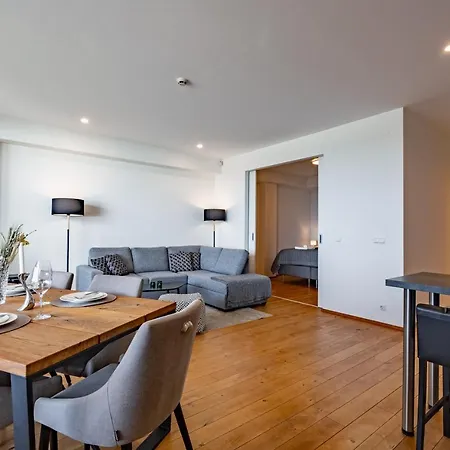 Superior Front Apt With Sauna & Balcony 아파트 탈린