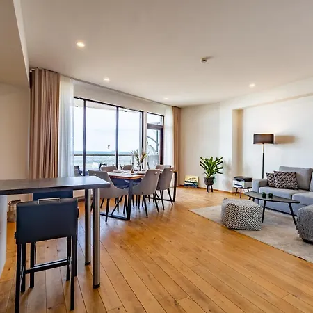 Superior Front Apt With Sauna & Balcony *