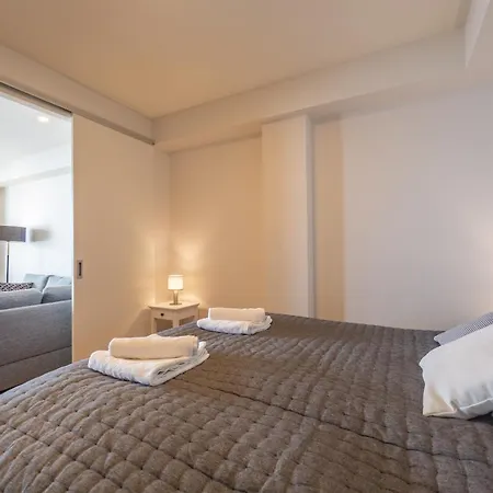 아파트 Superior Front Apt With Sauna & Balcony *